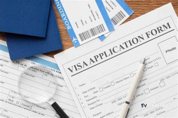 Can I work on a G4 visa?