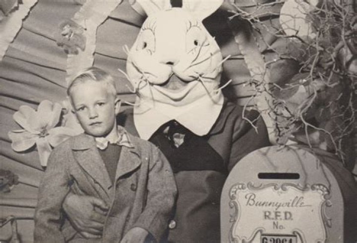 What date does the Easter Bunny come?